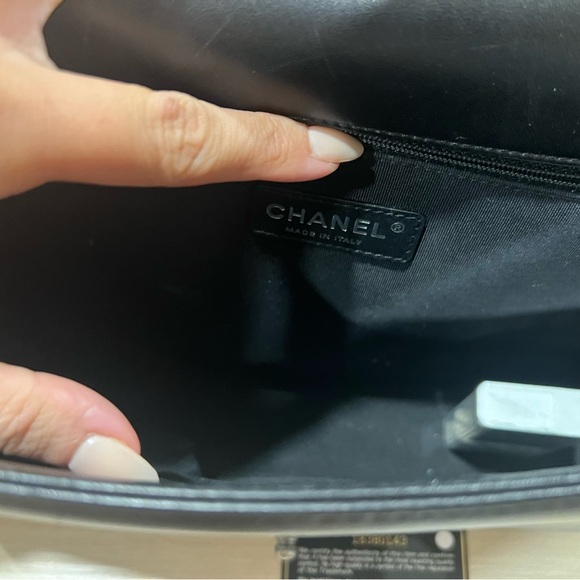 AUTHENTIC RARE CHANEL 2 TONE LARGE BOY BAG. BOX, CARD, DUSTBAG - Picture 11 of 11